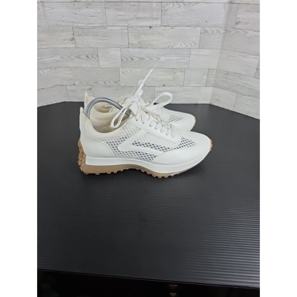 Steve Madden Sneakers Lace Up Sporty Athleisure Gum Sole Size 9 - Picture 4 of 13